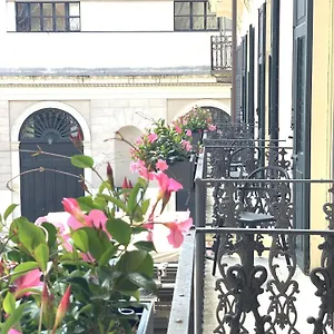 bue-nero-suites-verona.hotelinveneto.com/